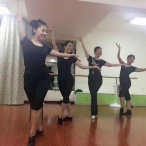形体芭蕾训练+民族舞综合班